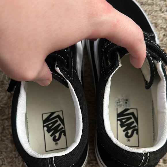 Vans - Picture 5 of 7